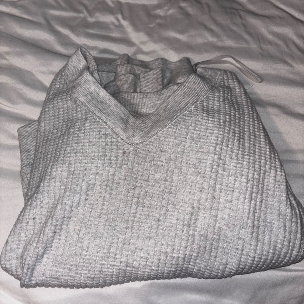 American Eagle Outfitters Light Gray Knit Top